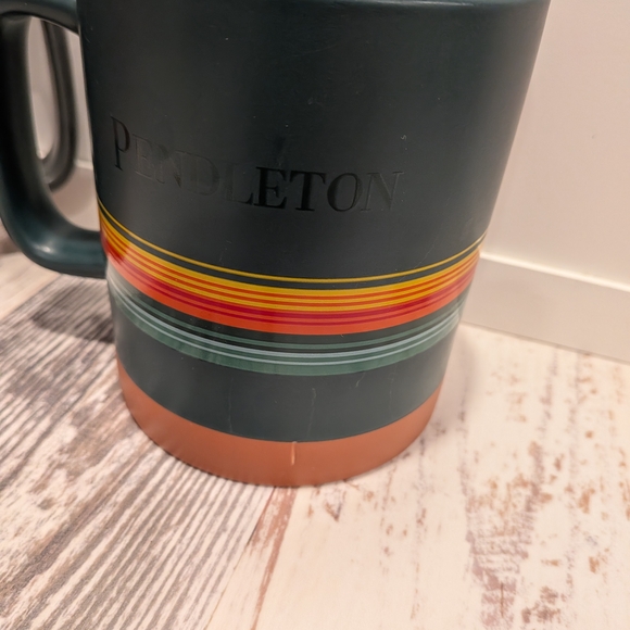 Pendleton Red, Gray, and Green Mugs 18 Ounce - Picture 4 of 8